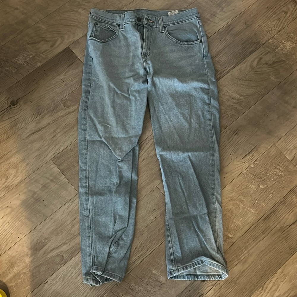 Wrangler Jeans. Loose fit light wash. Worn once, excellent condition. Size 32x30